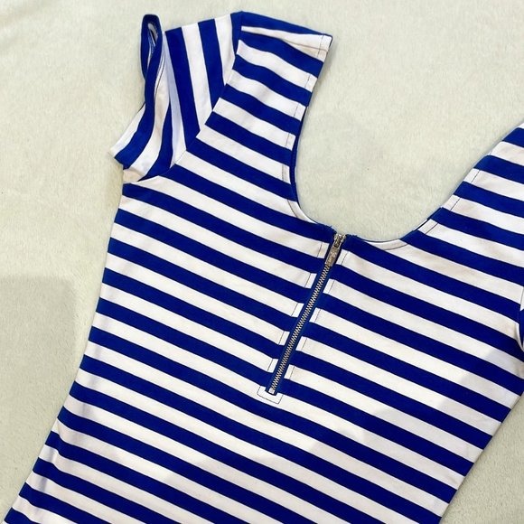 Guess striped tight scoop-neck zip-u shirt - size small - Picture 4 of 4